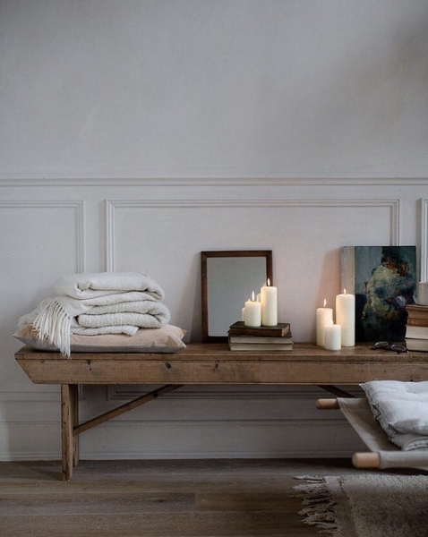 7 вау-идей для декора открытых стеллажей и полок