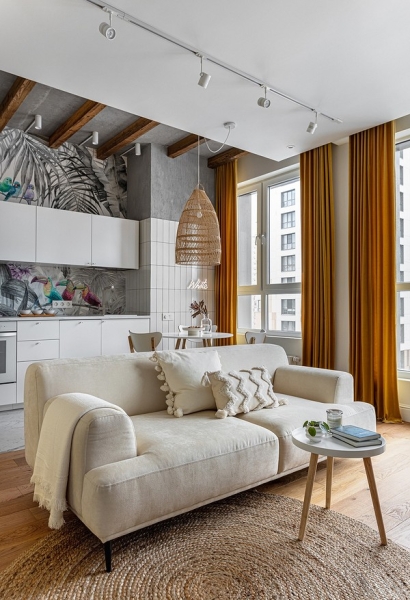 Белый цвет, тропические акценты и бетонный потолок: стильная однушка 38 кв. м в Москве