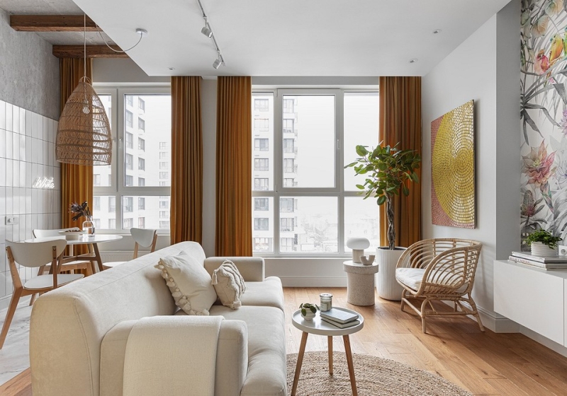 Белый цвет, тропические акценты и бетонный потолок: стильная однушка 38 кв. м в Москве