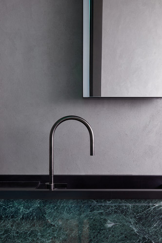 На высшем уровне: VIP-лаунж отеля Azimut в Москве