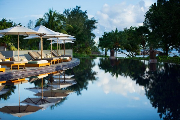 Обновленный отель Raffles Seychelles на острове Праслен