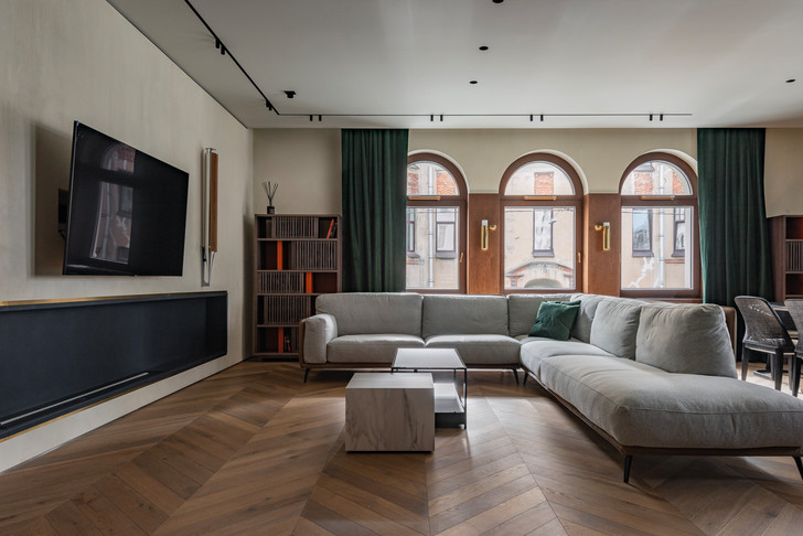 Петербургский классицизм в современном ключе: квартира 195 м²