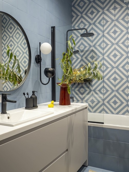 Акцентная стена в ванной: 6 потрясающих примеров от дизайнеров