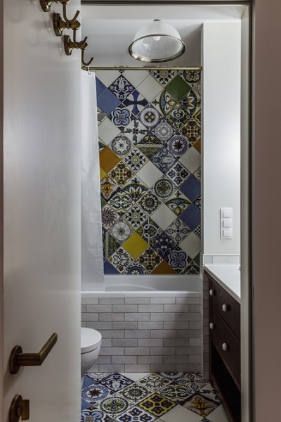 Акцентная стена в ванной: 6 потрясающих примеров от дизайнеров