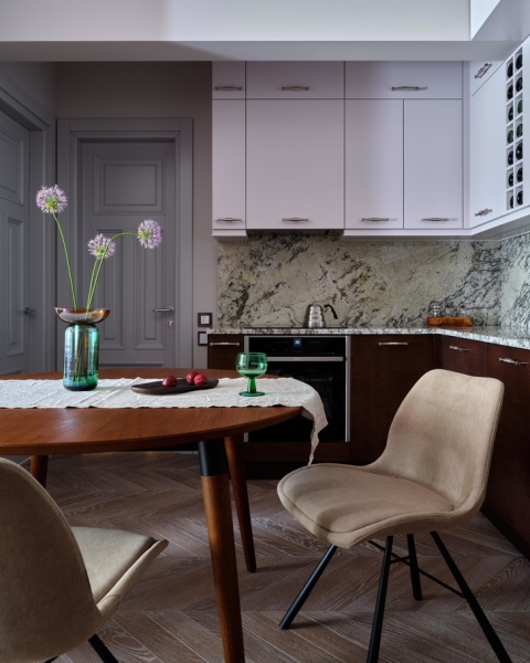 Яркая квартира в доме 1950-х годов в Москве