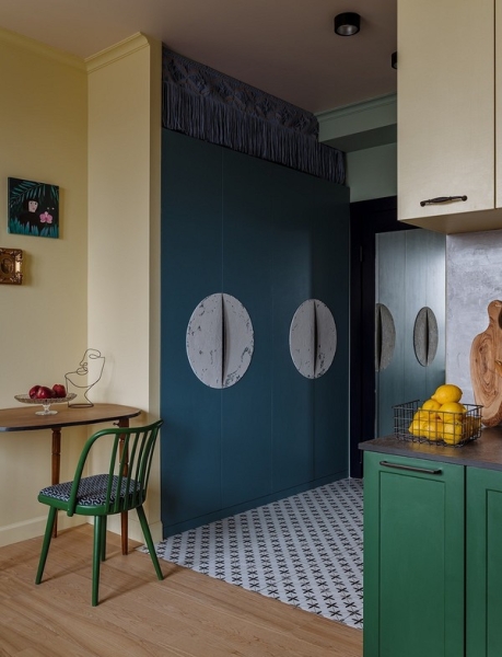 Как дизайнеры оформляют прихожие в своих квартирах: 5 примеров от профи