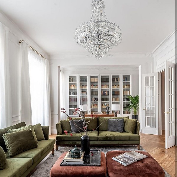 Как выглядит стильный диван на ножках: 53 модных примера