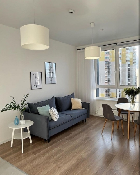 Как выглядит стильный диван на ножках: 53 модных примера