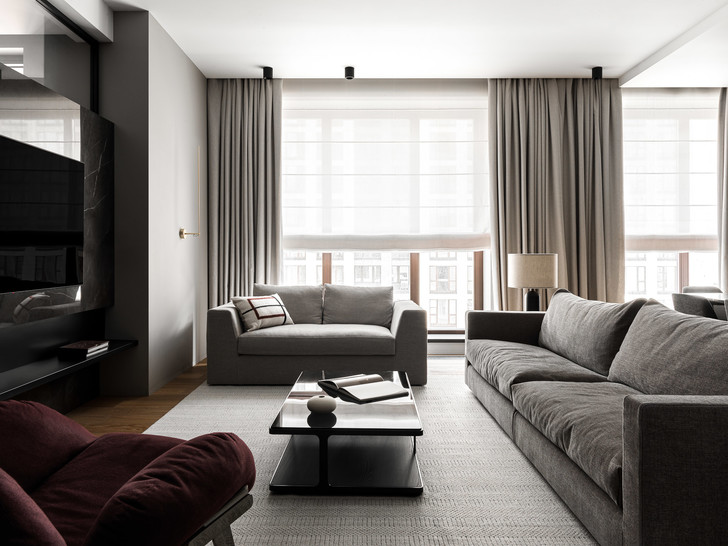 Минималистская квартира со стеклянным кубом