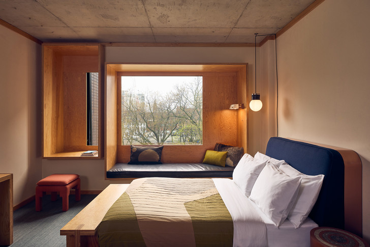 Отель Ace в Торонто с подвесным вестибюлем от Shim-Sutcliffe Architects
