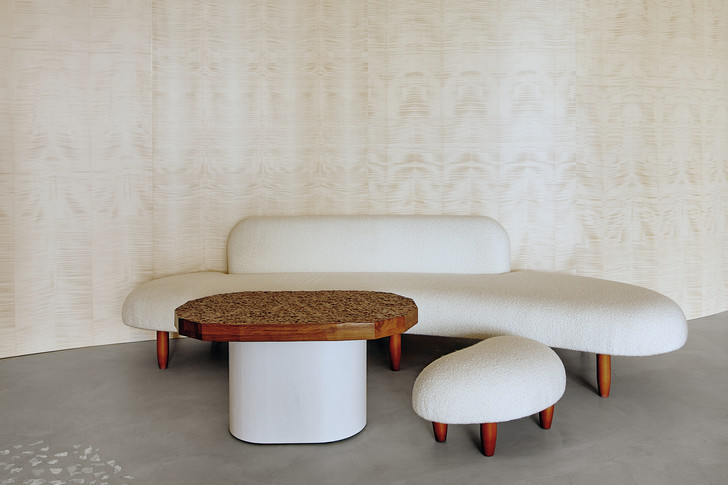 В Екатеринбурге открылся шоурум Present & Simple