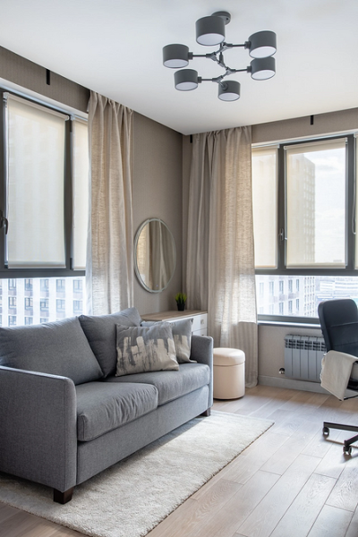 7 трендов в оформлении окна шторами