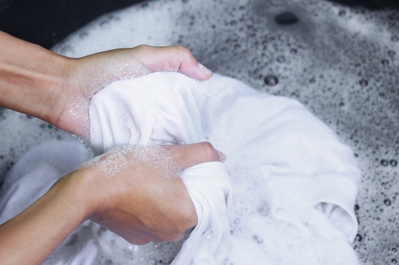 Чем и как отмыть зеленку с разных поверхностей: 7 средств и инструкции