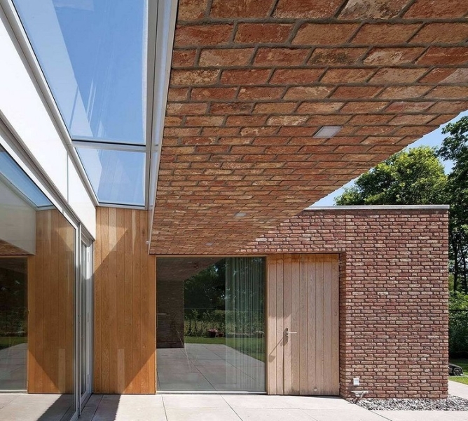 Чем обшить дом дешево и красиво снаружи: 5 доступных вариантов