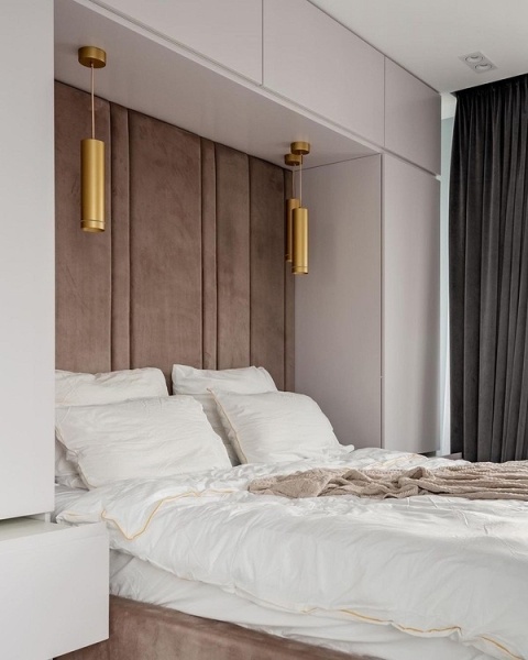 Для маленькой спальни и не только: 5 красивых примеров хранения в изголовье кровати