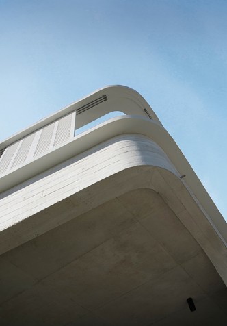 Дом из бетона и стали на побережье Австралии