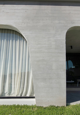 Дом из бетона и стали на побережье Австралии