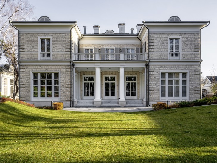 Классика жанра: дом в Подмосковье 600 м²