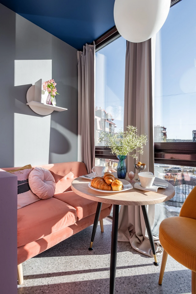 Круглый стол в интерьере: советы по выбору и 77 красивых фото в интерьере