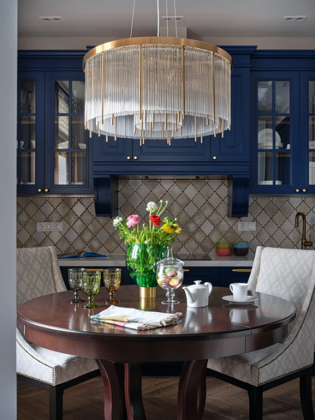 Круглый стол в интерьере: советы по выбору и 77 красивых фото в интерьере