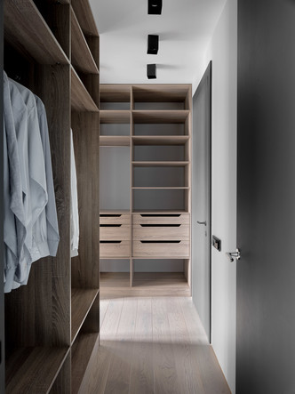 Квартира 49 м² с круговой планировкой и мужским интерьером в Москве