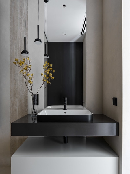 Минималистичная квартира в Екатеринбурге 130 м²