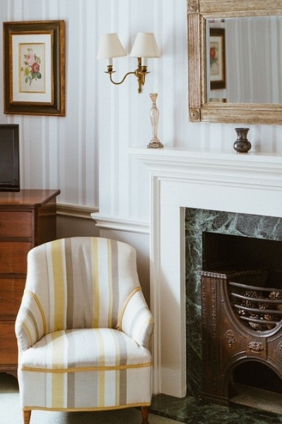 Зеркала в интерьере: где и как использовать? 55 идей с фото