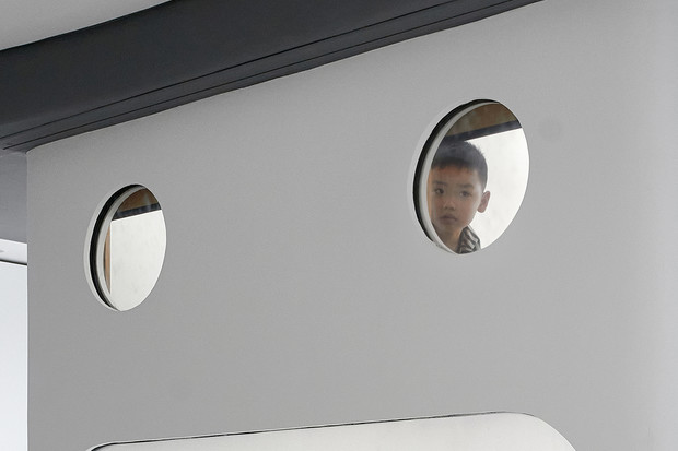 Белая квартира в Пекине, где все спроектировано с оглядкой на детей