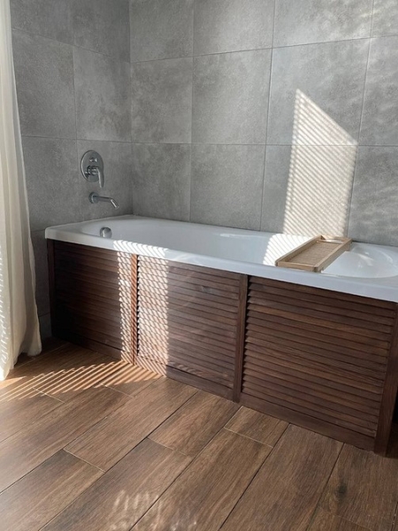 Чем закрыть ванну от пола до бортиков: 7 стильных и практичных вариантов