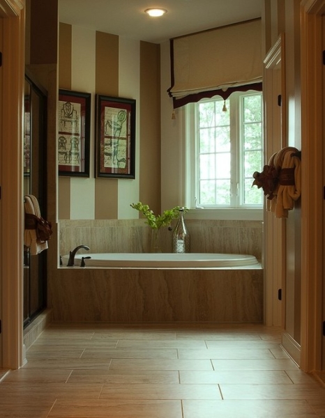 Чем закрыть ванну от пола до бортиков: 7 стильных и практичных вариантов