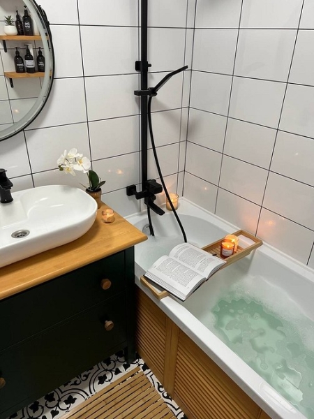 Чем закрыть ванну от пола до бортиков: 7 стильных и практичных вариантов