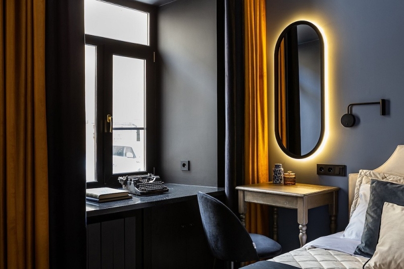 Черные шторы: как использовать в интерьере (70 фото)