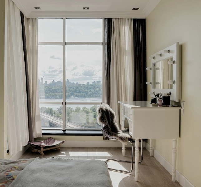 Черные шторы: как использовать в интерьере (70 фото)