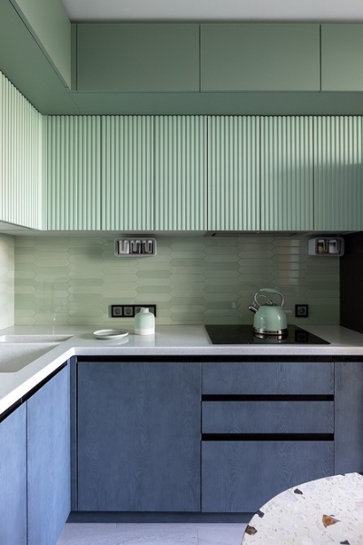 До и после: яркая трехкомнатная квартира в типовом панельном доме для семьи