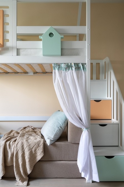 До и после: яркая трехкомнатная квартира в типовом панельном доме для семьи