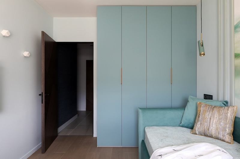 До и после: яркая трехкомнатная квартира в типовом панельном доме для семьи