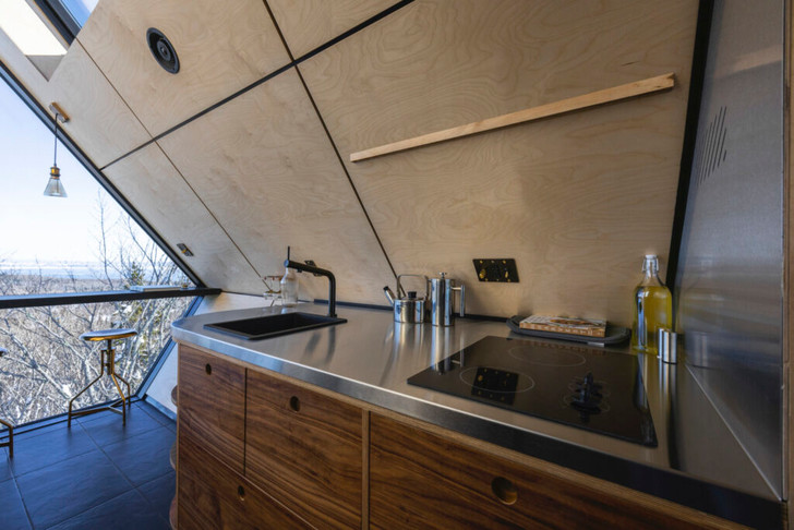 Дом-«скворечник» по проекту студии Repère Boréal в Канаде