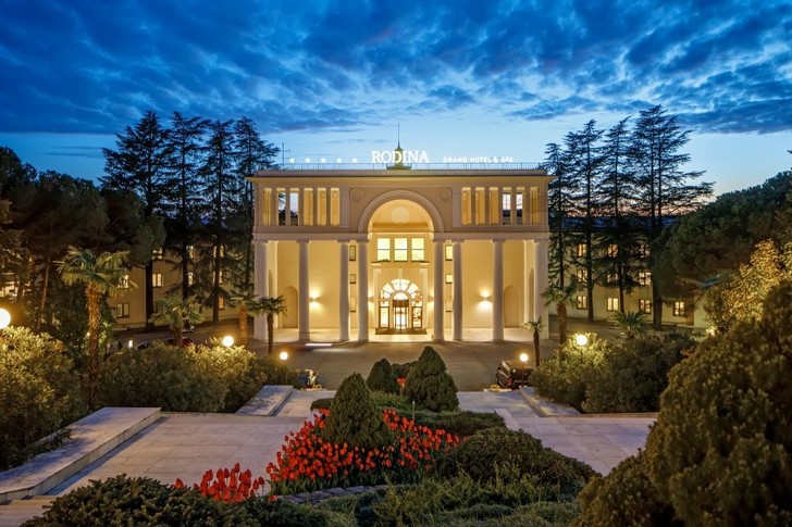 Дома с привидениями: где провести Хэллоуин