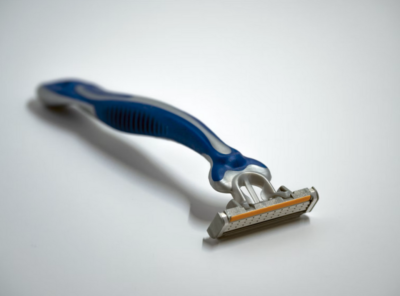 Как убрать катышки с одежды: 9 лучших способов