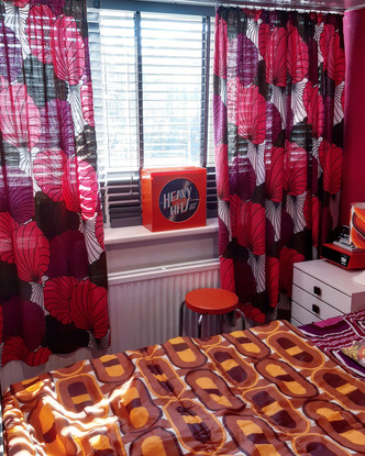 Назад в будущее: жительница Роттердама превратила свою квартиру в рай 1970-х