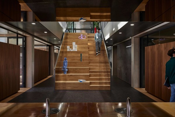 Плавучий офис в Роттердаме