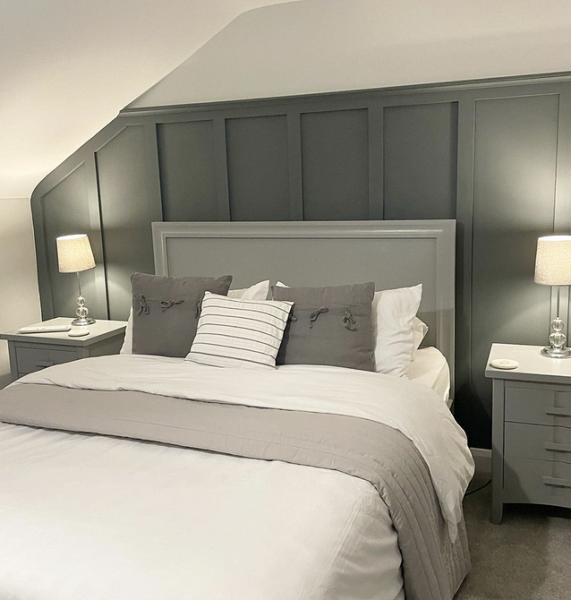 Серая спальня: советы по подбору палитры и 70 фото для вдохновения