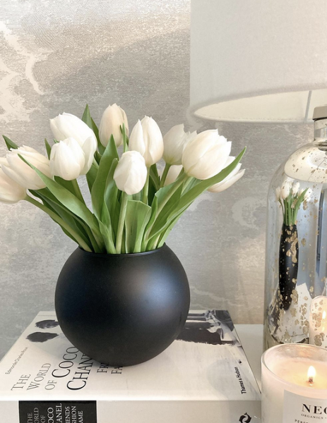 Серая спальня: советы по подбору палитры и 70 фото для вдохновения