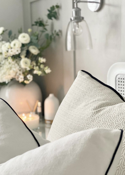 Серая спальня: советы по подбору палитры и 70 фото для вдохновения