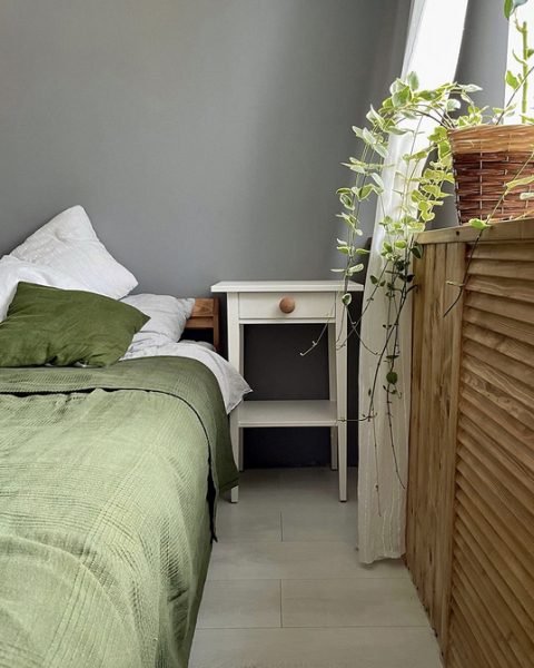 Серая спальня: советы по подбору палитры и 70 фото для вдохновения