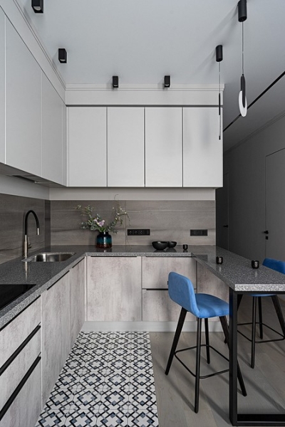 Серый и розовый: современная квартира в красивых оттенках для женщины и взрослого сына