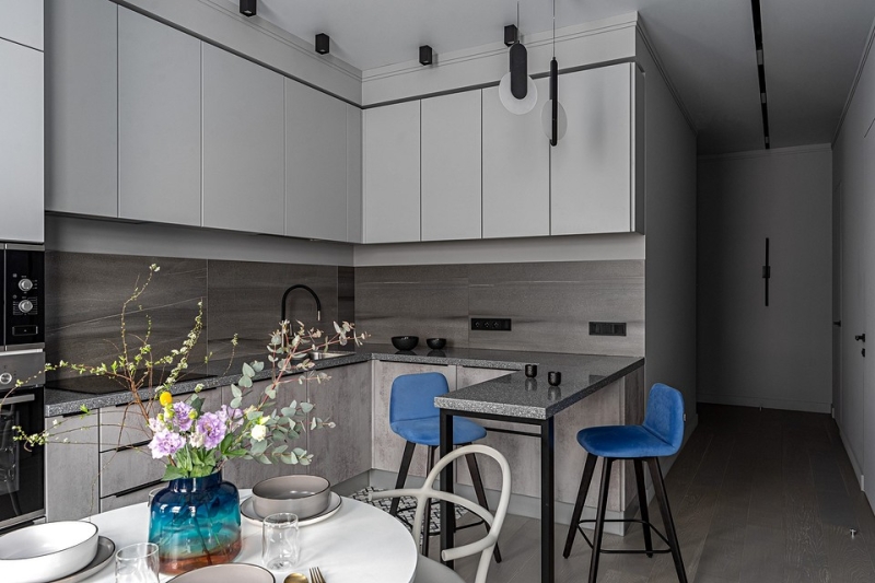 Серый и розовый: современная квартира в красивых оттенках для женщины и взрослого сына