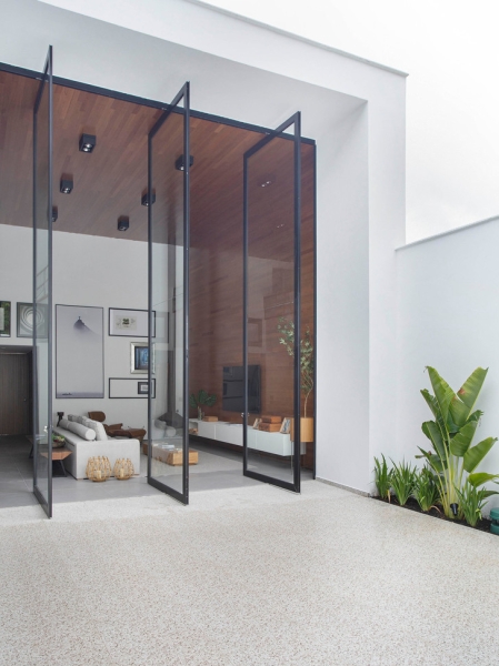 Светлый дом в Рио-де-Жанейро для семьи архитекторов с четырьмя детьми