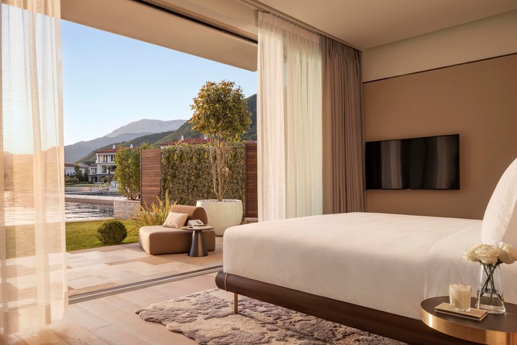 Виллы на берегу моря в Черногории