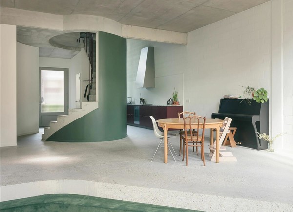 Бетон и дуги: минималистичный дом в Бельгии